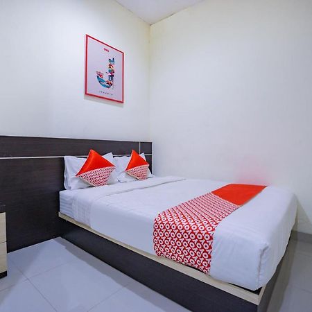 Oyo 2357 Syariah Grand Raudhah Hotel Jakarta Exterior foto