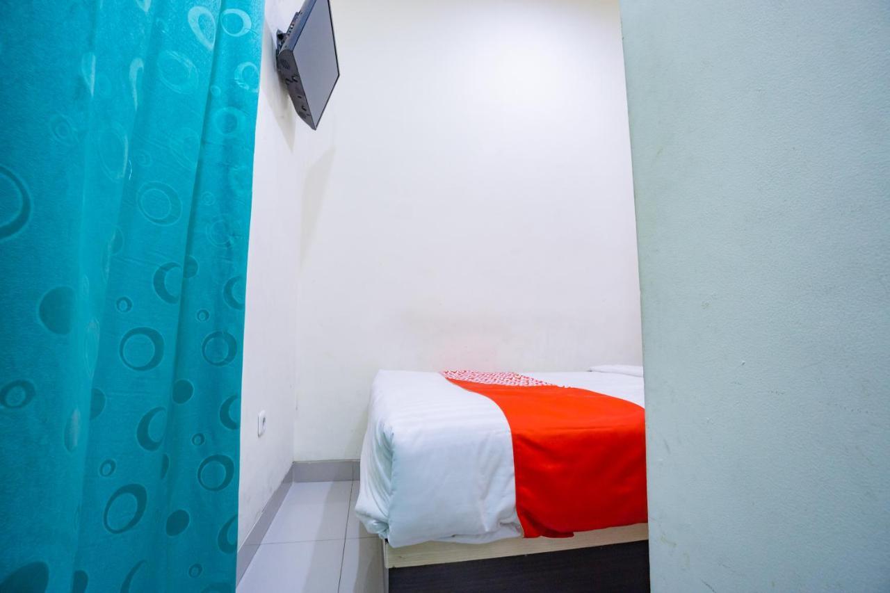 Oyo 2357 Syariah Grand Raudhah Hotel Jakarta Exterior foto