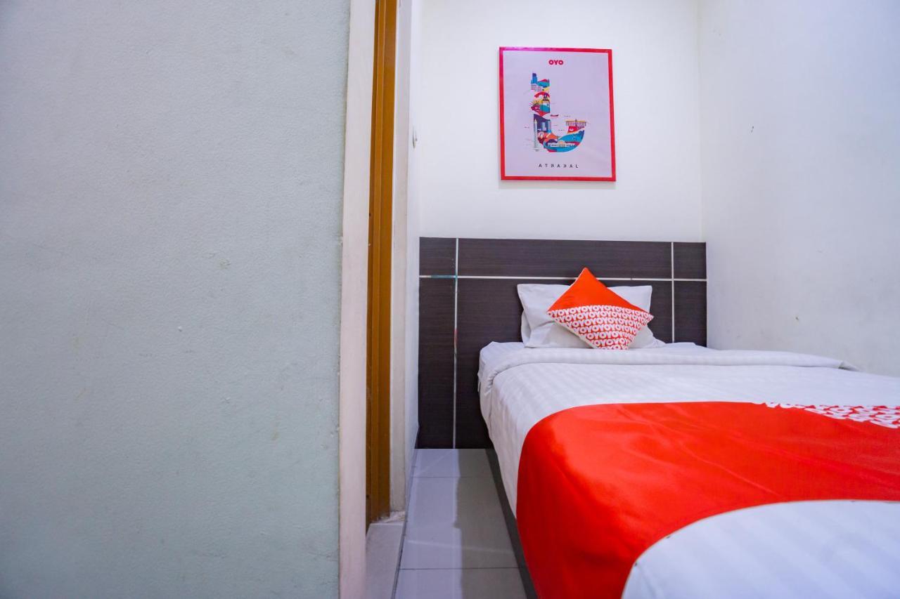Oyo 2357 Syariah Grand Raudhah Hotel Jakarta Exterior foto