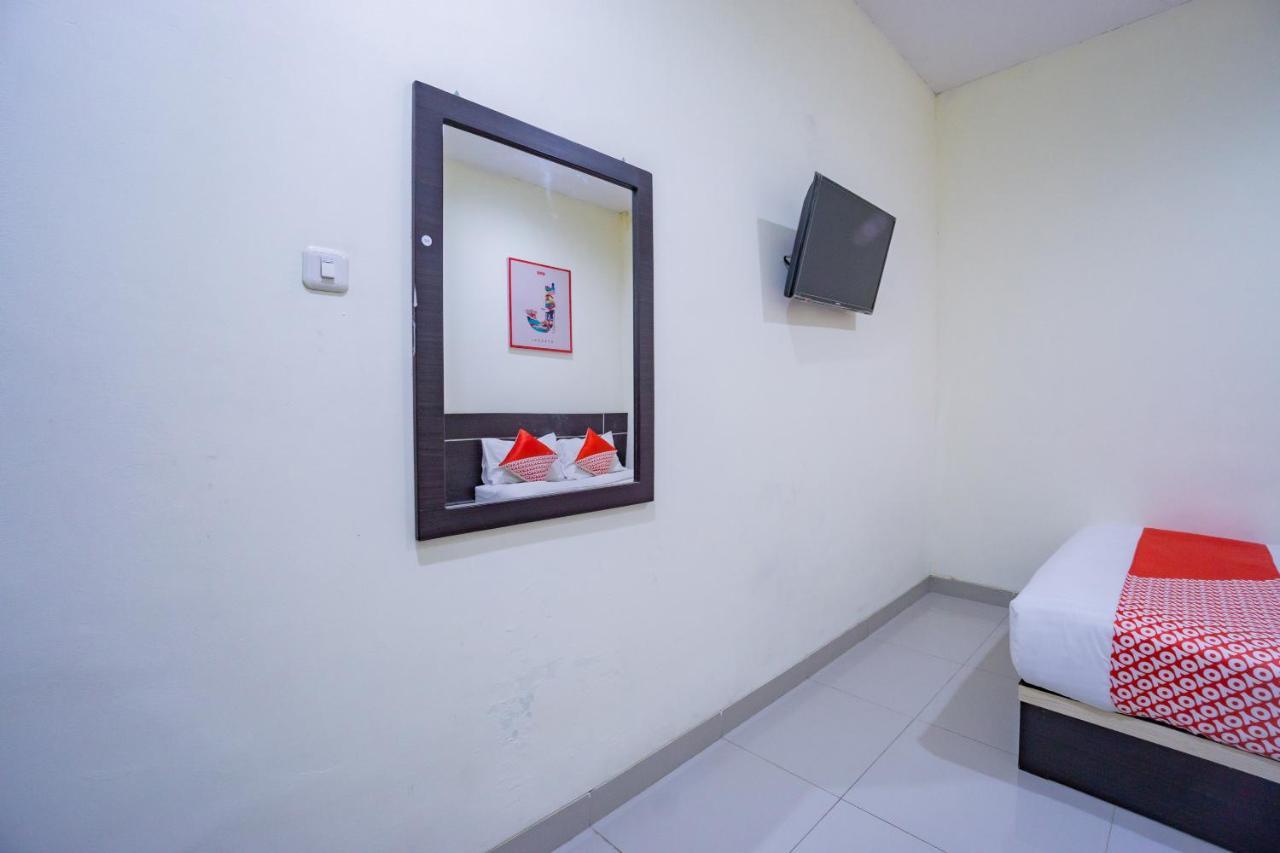 Oyo 2357 Syariah Grand Raudhah Hotel Jakarta Exterior foto