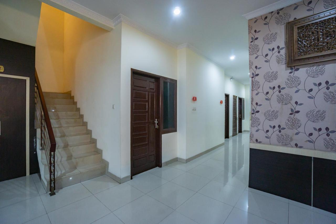 Oyo 2357 Syariah Grand Raudhah Hotel Jakarta Exterior foto
