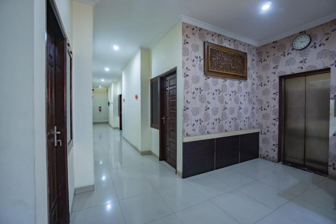 Oyo 2357 Syariah Grand Raudhah Hotel Jakarta Exterior foto