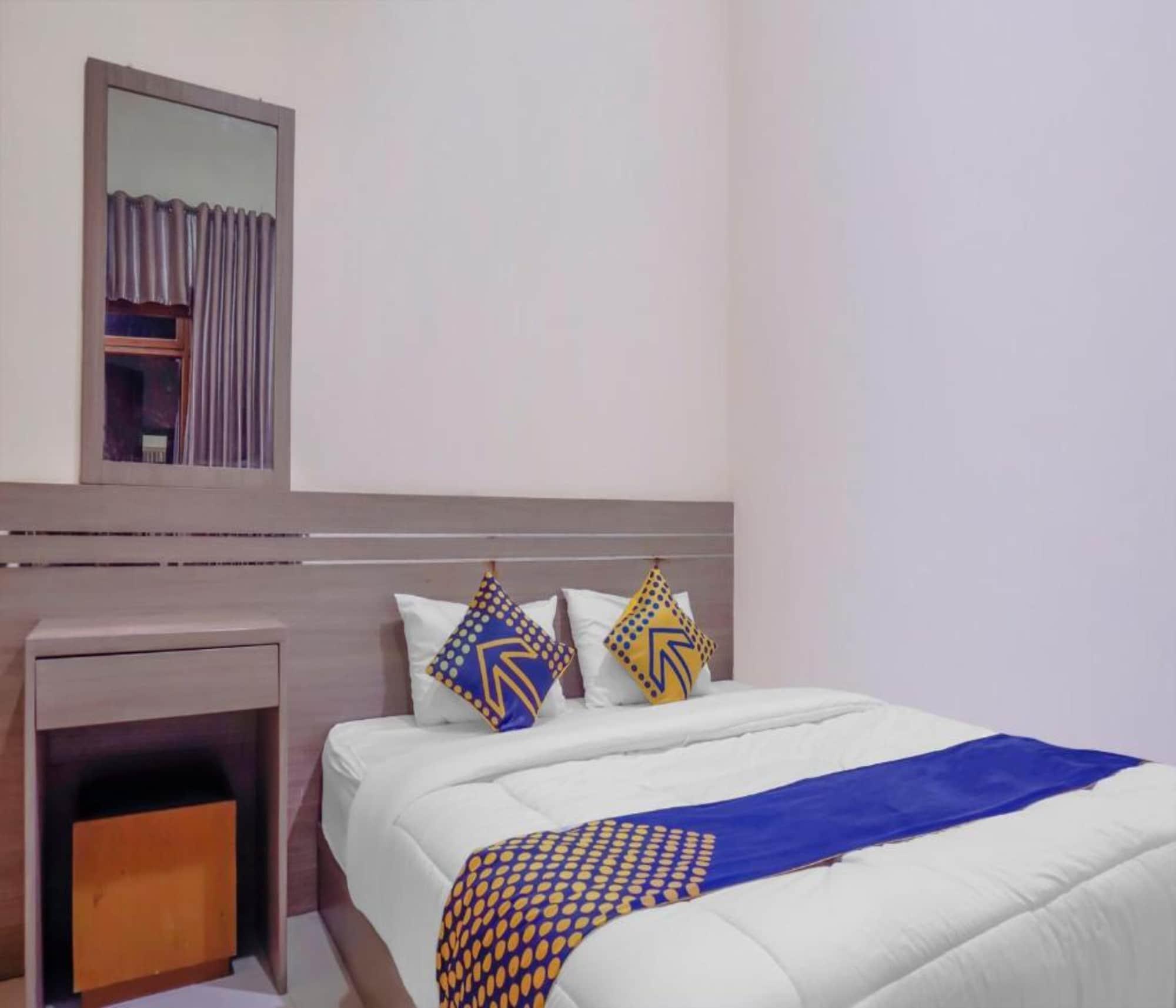 Oyo 2357 Syariah Grand Raudhah Hotel Jakarta Exterior foto
