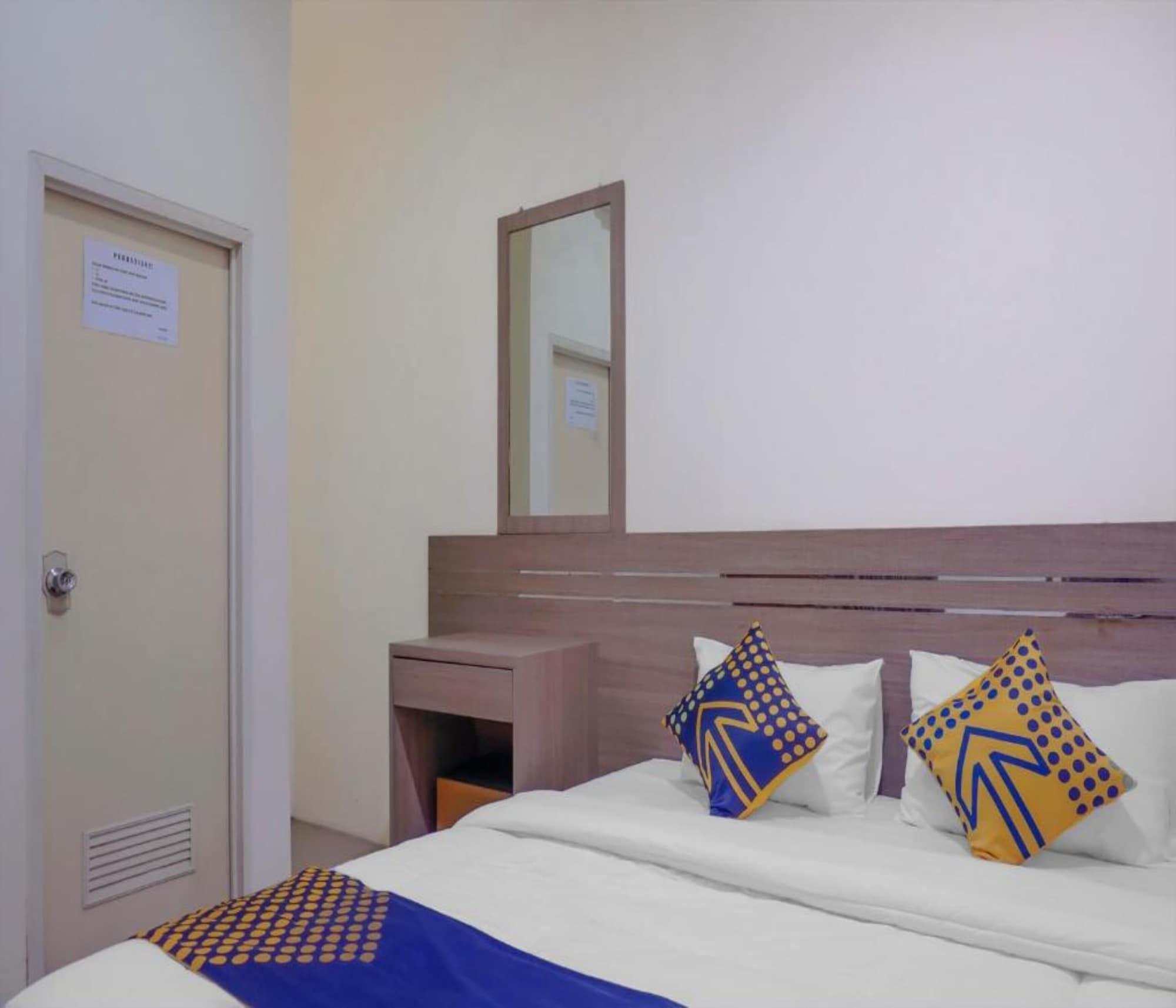 Oyo 2357 Syariah Grand Raudhah Hotel Jakarta Exterior foto