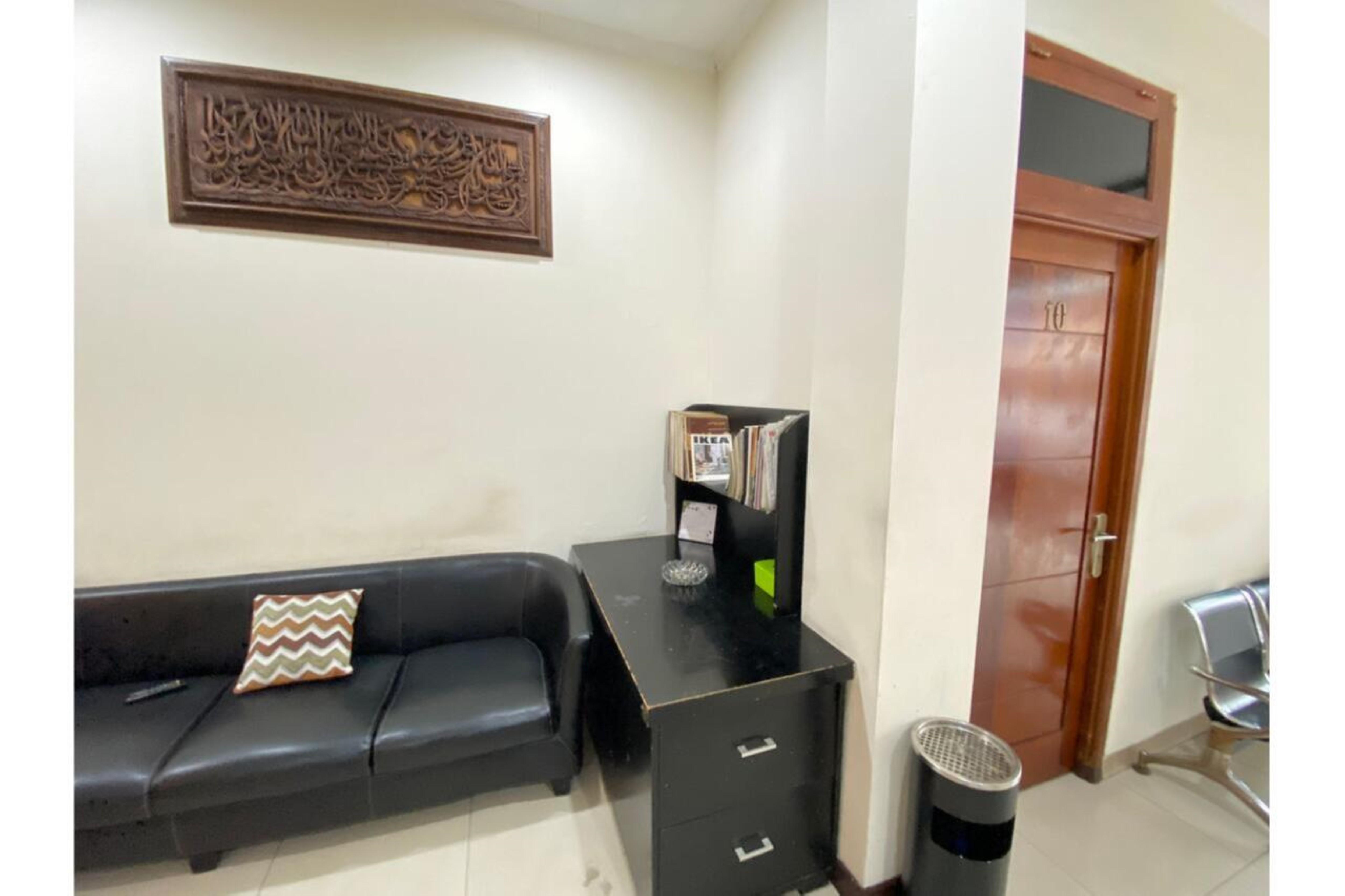 Oyo 2357 Syariah Grand Raudhah Hotel Jakarta Exterior foto